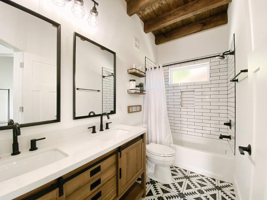 Ferienwohnung Modern Smoky Mountain Tiny House Pigeon Forge Exterior foto